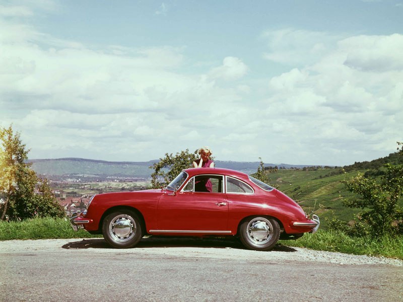 Oldtimer-Porsche in Aussichtslage, © Porsche AG