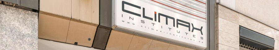 Entrance to the Climax Institute with lots of stickers and a sign saying 'House & Techno'., &copy; Stuttgart Marketing GmbH, Sarah Schmid