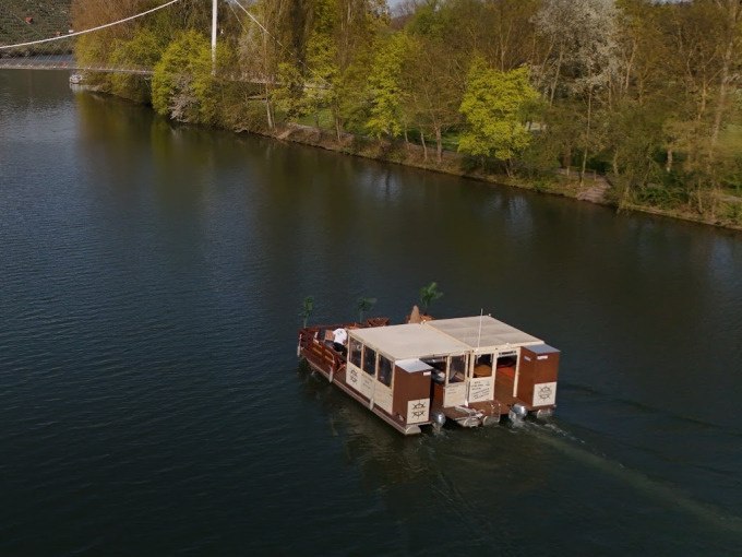Exklusives Floßboot "Fischle", © Cool-Tours StattReisen Exklusives Floßboot "Fischle", © Cool-Tours StattReisen