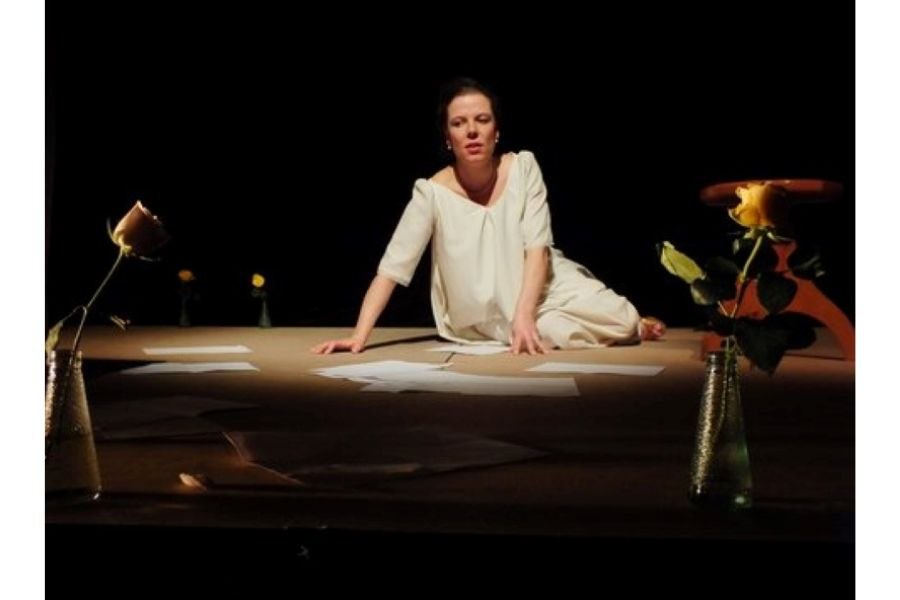 Lektion über die Eifersucht _ Julianna Herzberg, © Fotocredit Theater La Lune Stuttgart