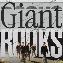 Cover image of the Giant Rooks Tour 2026. The band members can be seen in the foreground, while the tour title is shown in large letters in the background., © links im Bild Cover image of the Giant Rooks Tour 2026. The band members can be seen in the foreground, while the tour title is shown in large letters in the background., © links im Bild