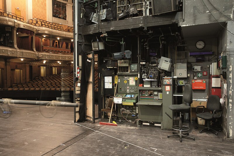 View from the stage of a theater to the technical area and empty rows of seats in the auditorium., © Württembergische Staatstheater Stuttgart View from the stage of a theater to the technical area and empty rows of seats in the auditorium., © Württembergische Staatstheater Stuttgart