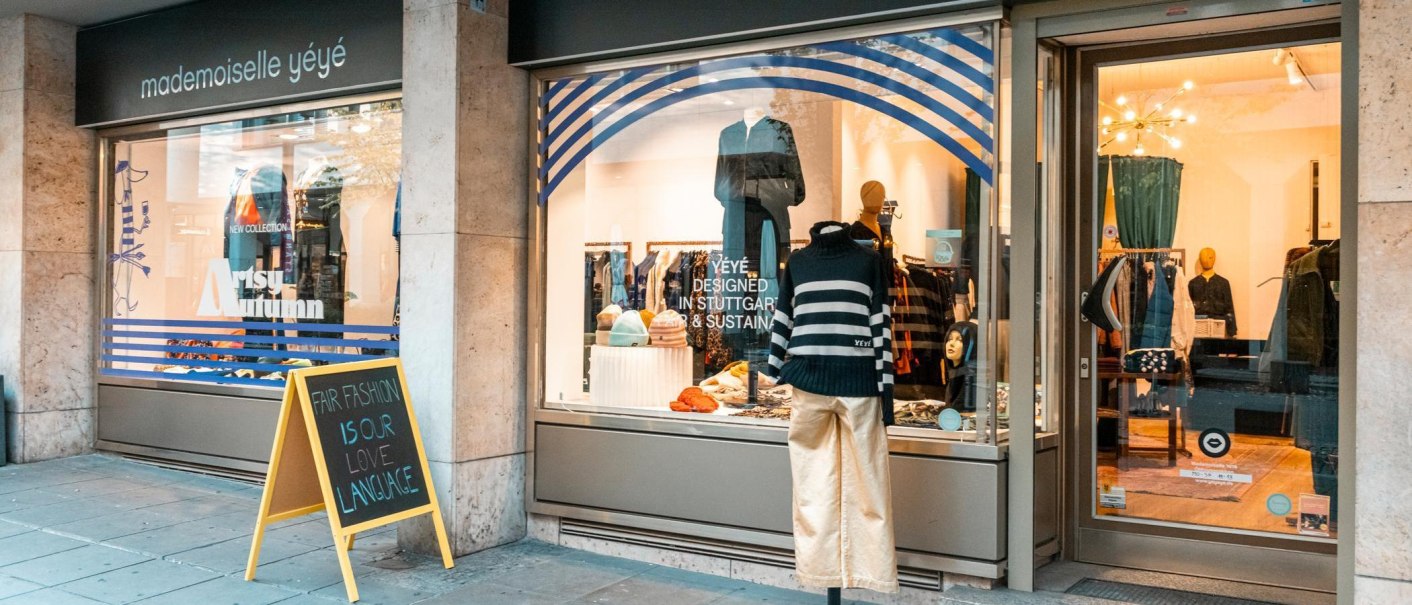 Fashion store 'Mademoiselle Yéyé' with window display and sign 'Fair Fashion is our love language'., © SMG, Sarah Schmid Fashion store 'Mademoiselle Yéyé' with window display and sign 'Fair Fashion is our love language'., © SMG, Sarah Schmid