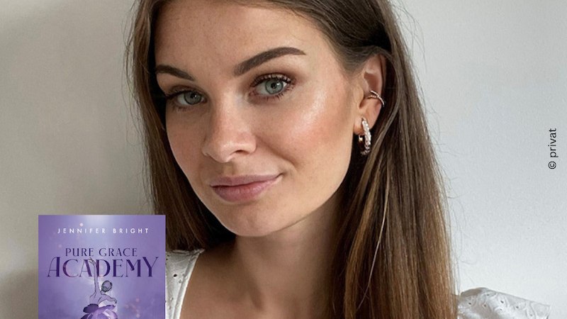 Eine Frau mit langen braunen Haaren lächelt leicht. Neben ihr ist das Buchcover von 'Pure Grace Academy: The Final Bow' abgebildet. Thalia-Logo unten rechts., © Thalia Deutschland GmbH & Co. KG Eine Frau mit langen braunen Haaren lächelt leicht. Neben ihr ist das Buchcover von 'Pure Grace Academy: The Final Bow' abgebildet. Thalia-Logo unten rechts., © Thalia Deutschland GmbH & Co. KG