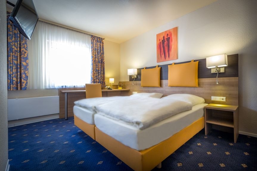 Doppelzimmer / Double room, &copy; R&ouml;merhof Hotelbetriebs GmbH