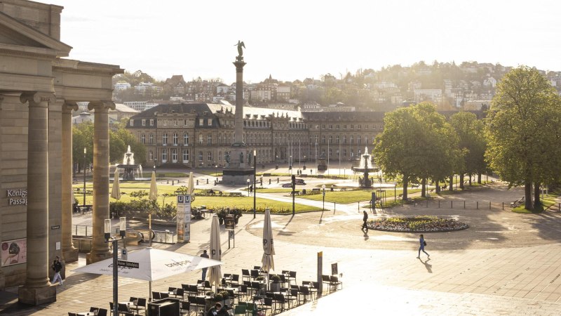 Schlossplatz in the Morning Light, &copy; Stuttgart-Marketing GmbH, Sarah Schmid