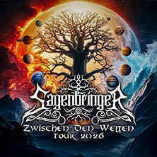 Poster der Sagenbringer Tour 2026: Ein Baum vor einem kosmischen Hintergrund mit Planeten und Feuer. Schriftzug: "Zwischen den Welten Tour 2026"., © links im Bild