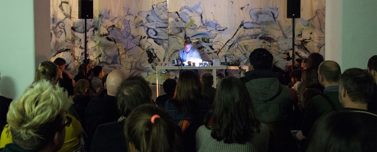 Performance Graham Lambkin im K&uuml;nstlerhaus Stuttgart, &copy; K&uuml;nstlerhaus Stuttgart