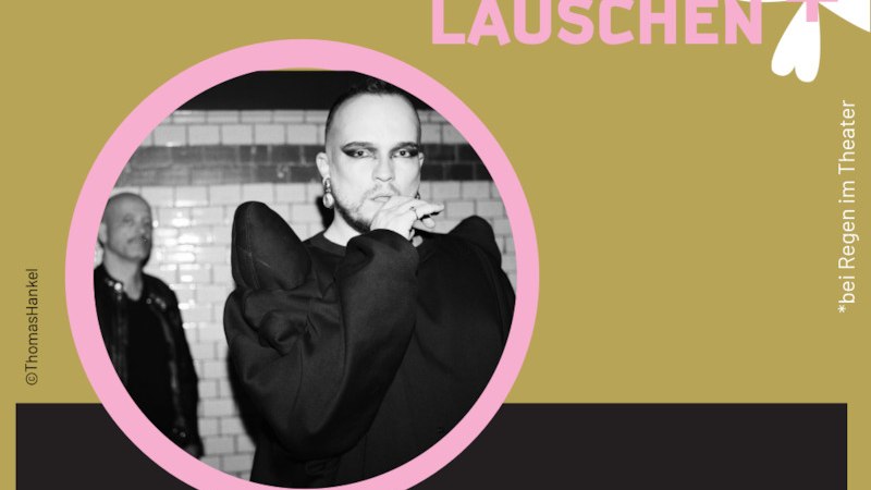 Plakat für das Renitenz Open Air im Rosengarten mit einem Mann in Hut. Text: 'LACHEN & LAUSCHEN'. Unterstützt von Seitenbacher., © Renitenztheater Stuttgart e.V. Plakat für das Renitenz Open Air im Rosengarten mit einem Mann in Hut. Text: 'LACHEN & LAUSCHEN'. Unterstützt von Seitenbacher., © Renitenztheater Stuttgart e.V.