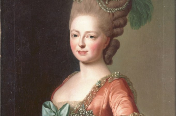 Portr&auml;t einer Frau in eleganter historischer Kleidung mit aufwendiger Frisur und Schmuck. Sie tr&auml;gt ein Kleid mit Schleife und Orden., &copy; Landesmuseum W&uuml;rttemberg
