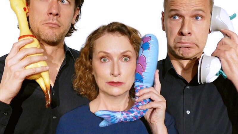 Mirjam Woggon, Helge Thun, Jakob Nacken, © Theaterhaus Stuttgart e.V. Mirjam Woggon, Helge Thun, Jakob Nacken, © Theaterhaus Stuttgart e.V.