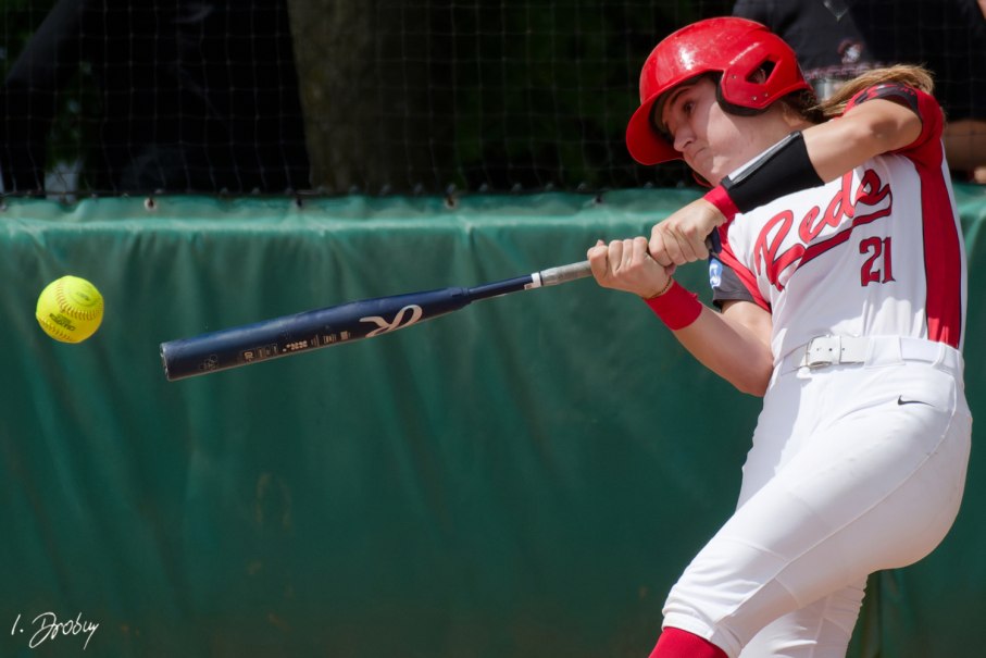 Softball, &copy; IRIS DROBNY