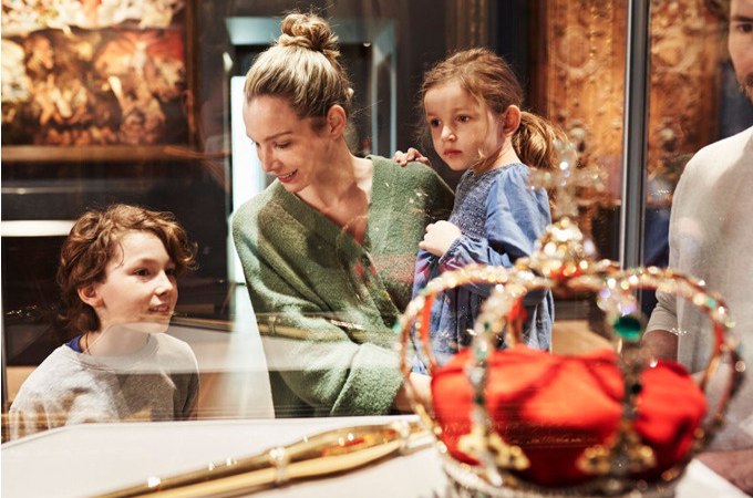 Familienführung | Die Württembergische Krone, © Landesmuseum Württemberg Familienführung | Die Württembergische Krone, © Landesmuseum Württemberg