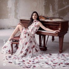 Esther Abrami - Amour, &copy; links im Bild