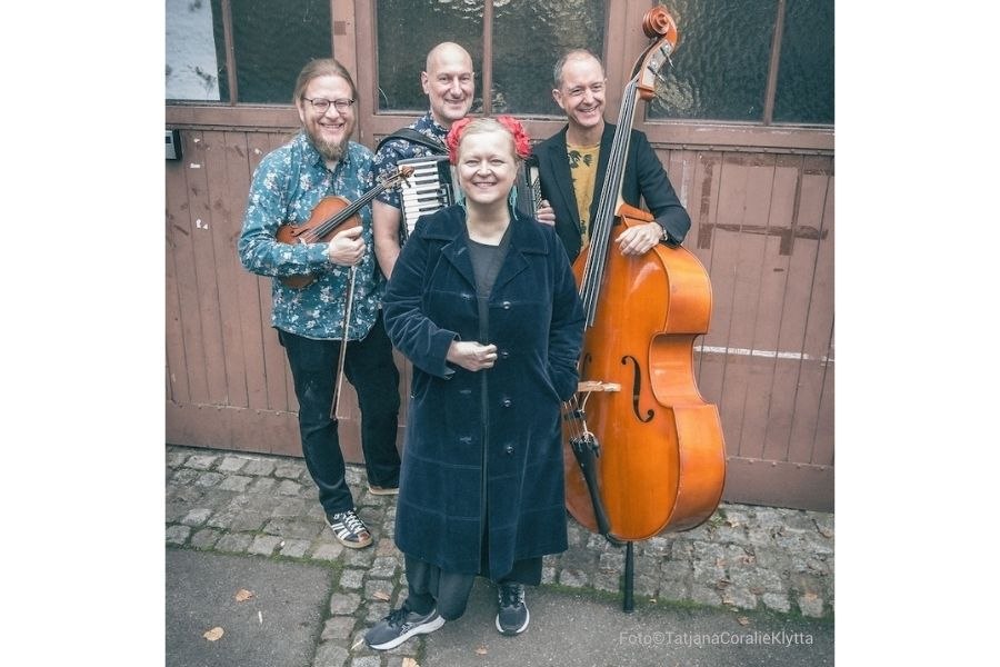 Uusikuu mit M.Kuisma, N.Bremes, L.Ryh&auml;nen, F.Dohrmann, &copy; Uusikuu&copy;TatjanaCoralieKlytta