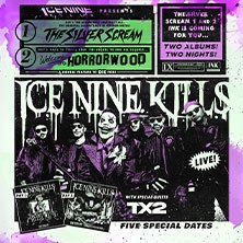 Poster der Band Ice Nine Kills mit Tourdaten und Albumcovern. Die Bandmitglieder sind in Schwarz-Wei&szlig; abgebildet, umgeben von Text und Grafiken., &copy; links im Bild