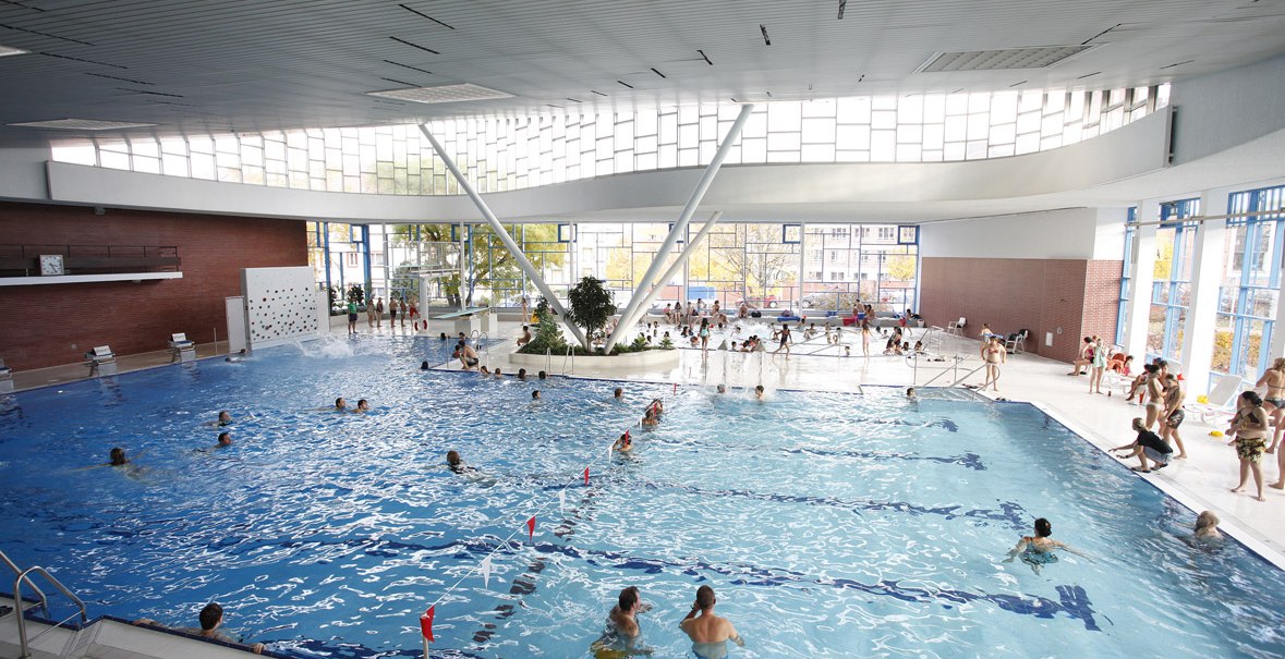 Schwimmbecken im Leo-Vetter-Bad, © Stuttgarter Bäder Schwimmbecken im Leo-Vetter-Bad, © Stuttgarter Bäder