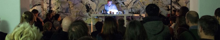 Performance Graham Lambkin im K&uuml;nstlerhaus Stuttgart, &copy; K&uuml;nstlerhaus Stuttgart