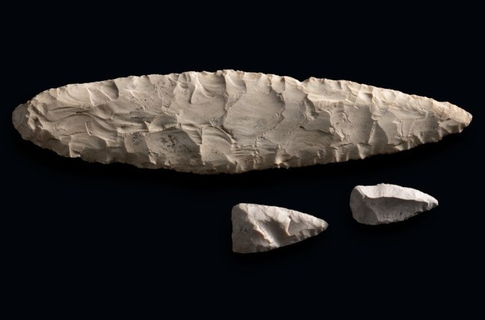 Familienführung | Faustkeil, Schnitzmesser und Mammut, © Landesmuseum Württemberg Familienführung | Faustkeil, Schnitzmesser und Mammut, © Landesmuseum Württemberg