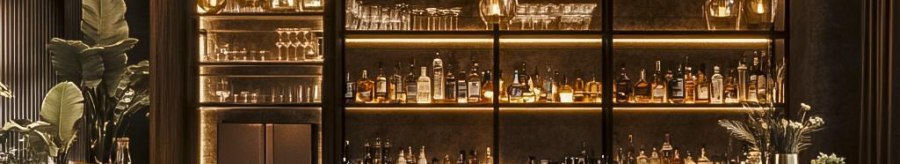 Elegante Bar mit indirekter Beleuchtung, Regale voller Flaschen und Gläser, stilvolle Hocker und Pflanzen dekorieren den Raum., © KI-generiert