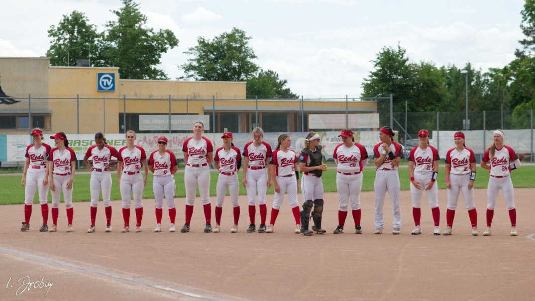 Softball, &copy; IRIS DROBNY
