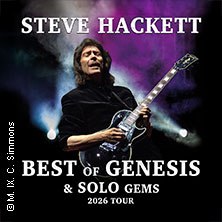 Ein Musiker mit Gitarre auf einer B&uuml;hne, umgeben von bunten Lichteffekten. Text: Steve Hackett - Best of Genesis & Solo Gems 2026 Tour., &copy; links im Bild