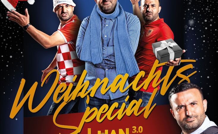 Plakat der Luan Comedy Show mit Weihnachts-Special. Mehrere Personen in verschiedenen Outfits, darunter ein Weihnachtsmannhut und ein Geschenk., © Theaterhaus Stuttgart e.V. Plakat der Luan Comedy Show mit Weihnachts-Special. Mehrere Personen in verschiedenen Outfits, darunter ein Weihnachtsmannhut und ein Geschenk., © Theaterhaus Stuttgart e.V.