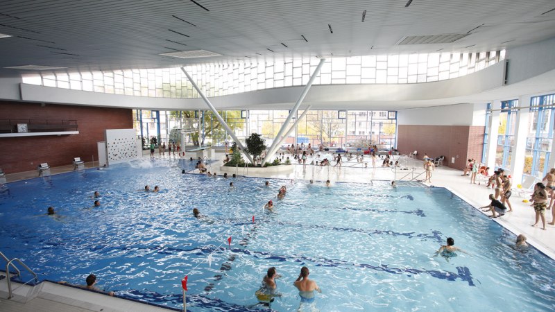 Schwimmbecken im Leo-Vetter-Bad, &copy; Stuttgarter B&auml;der