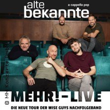 Fünf Männer sitzen in einem Theater auf grünen Sitzen. Oben steht 'alte bekannte a cappella pop'. Unten steht 'MEHR! - LIVE'., © links im Bild Fünf Männer sitzen in einem Theater auf grünen Sitzen. Oben steht 'alte bekannte a cappella pop'. Unten steht 'MEHR! - LIVE'., © links im Bild
