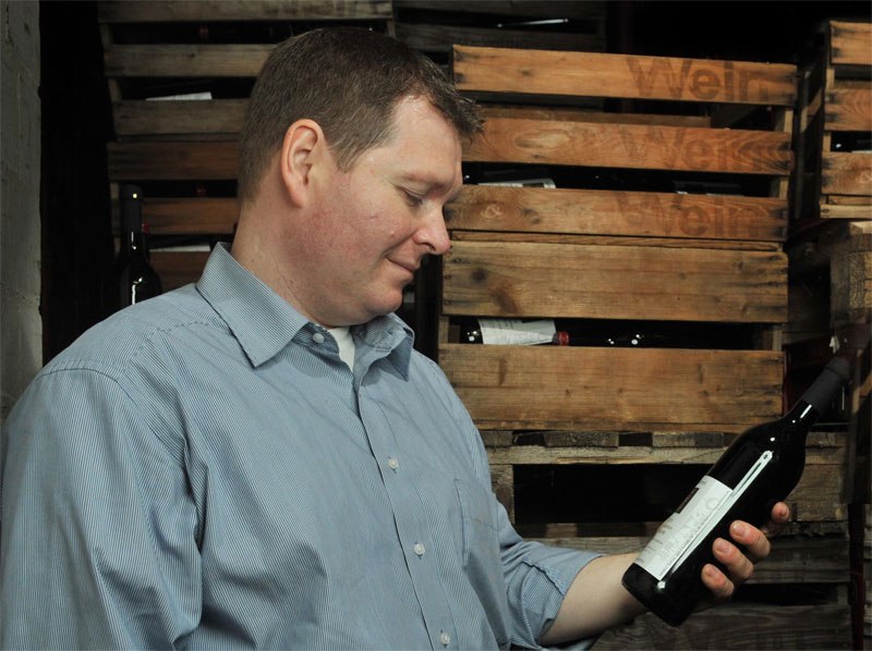 Andreas Zai&szlig; in seinem Flaschenlager, &copy; Weingut Zai&szlig;erei