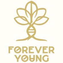 Goldenes Logo mit stilisiertem Baum und DNA-Strang, darunter der Schriftzug 'Forever Young'., &copy; links im Bild
