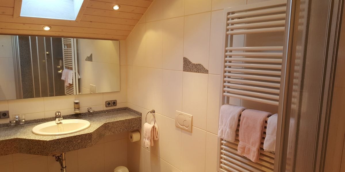 Bathroom comfort double room, © Hotel Koch Bathroom comfort double room, © Hotel Koch