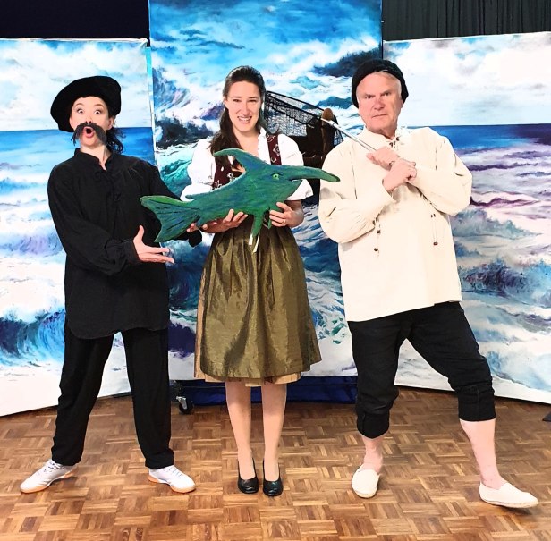 Szene aus "Vom Fischer und seiner Frau", © Michael Kunze, Theater Tredeschin