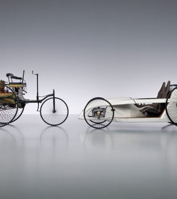 F-Cell Roadster und der erste Benz-Patent Motorwagen, © Daimler AG