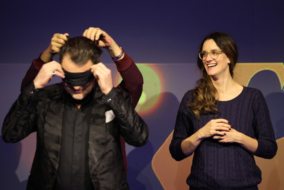 Magie hautnah und ein unvergessliches Erlebnis - Muttertagsshow in STROTMANNS Magic Lounge, &copy; Strotmanns Magic Lounge