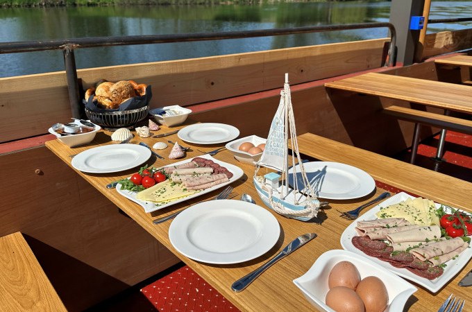 Rivership Flunder - Sunrise & Breakfast Tour VFB, © Cool-Tours StattReisen Rivership Flunder - Sunrise & Breakfast Tour VFB, © Cool-Tours StattReisen