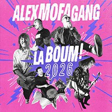 Albumcover der Band Alex Mofa Gang mit dem Titel 'La Boum! 2026'. Die Bandmitglieder sind in dynamischen Posen vor einem pinken Hintergrund abgebildet., &copy; links im Bild