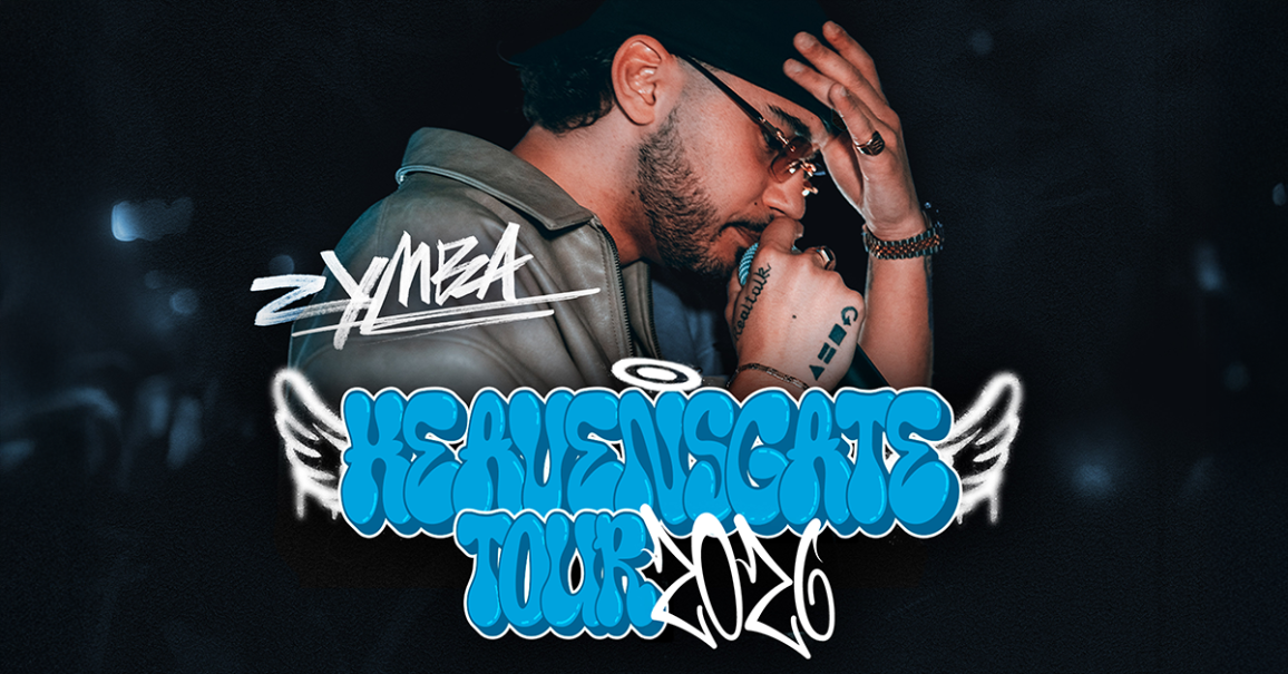 Ein Musiker mit Brille und M&uuml;tze h&auml;lt nachdenklich seine Hand an die Stirn. Der Schriftzug 'Zymba Heaven's Gate Tour 2026' ist in blauer Schrift prominent platziert., &copy; links im Bild