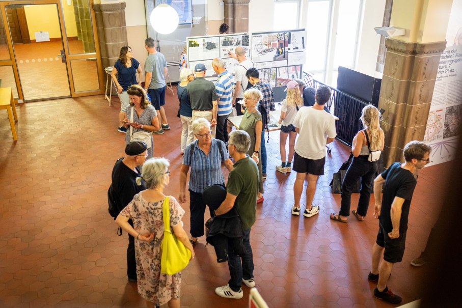 Ausstellung im Bezirksrathaus Feuerbach, © Julian Rettig