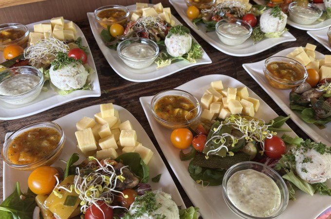 Rivership Flunder: Wein & Tapas, © Cool-Tours StattReisen Rivership Flunder: Wein & Tapas, © Cool-Tours StattReisen