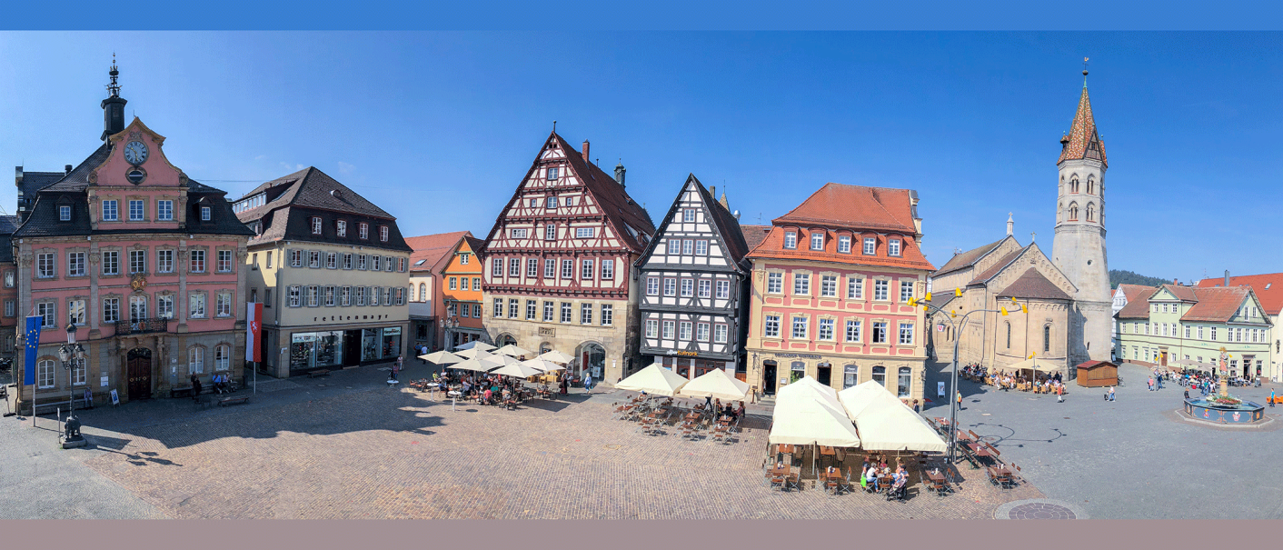 Marktplatz-mit-Rathaus-und-Johanniskirche-Foto-Thomas-Zehnder-Hostrup-Fotografie, © Foto Thomas Zehnder Hostrup Fotografie Marktplatz-mit-Rathaus-und-Johanniskirche-Foto-Thomas-Zehnder-Hostrup-Fotografie, © Foto Thomas Zehnder Hostrup Fotografie