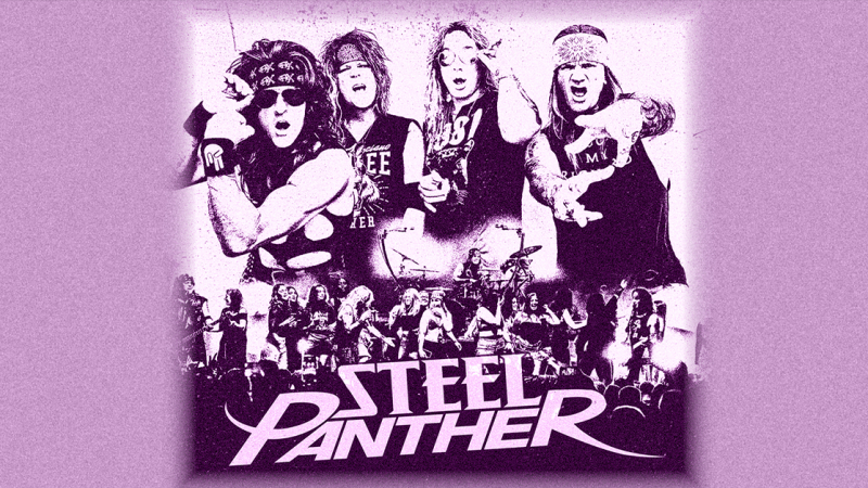 Lila Poster der Band Steel Panther mit Bandmitgliedern und Tour-Logo. Oben sind die Musiker in dynamischen Posen abgebildet, unten der Schriftzug "Steel Panther"., &copy; links im Bild