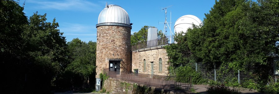 Entrance next to the observatory, &copy; SMG