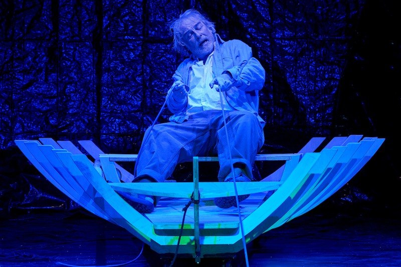 The Old Man and the Sea, © Richard Becker (Theater Lindenhof) The Old Man and the Sea, © Richard Becker (Theater Lindenhof)