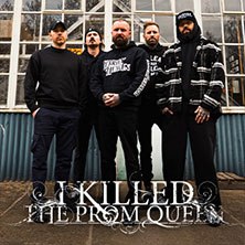 I Killed The Prom Queen - 25 Year Anniversary European Summer Tour 2026, © links im Bild I Killed The Prom Queen - 25 Year Anniversary European Summer Tour 2026, © links im Bild