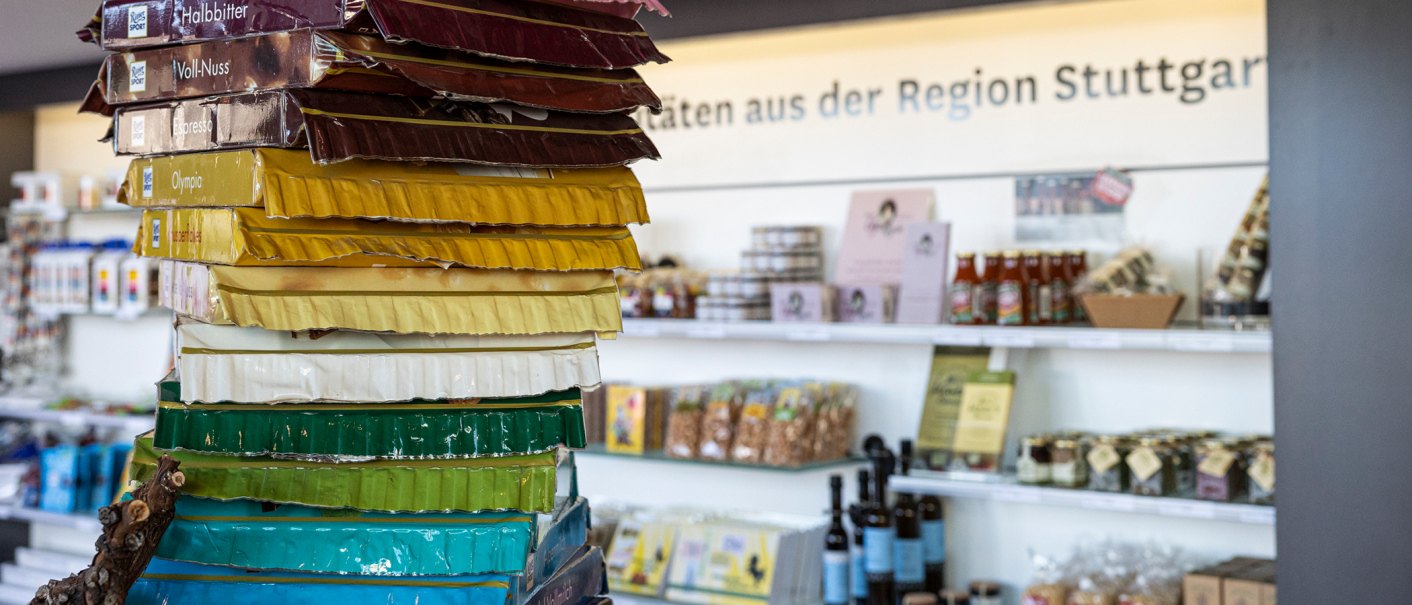 Chocolate and other souvenirs at the tourist information, © Stuttgart-Marketing GmbH, Sarah Schmid