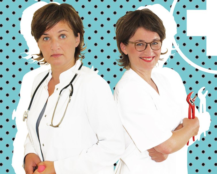 Two women in white coats, one with a stethoscope, the other with a pipe wrench, against a blue, dotted background., &copy; Theaterhaus Stuttgart e.V.