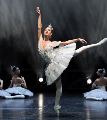 Anna Osadcenko in Maximiliano Guerras Don Quijote, © Stuttgarter Ballett