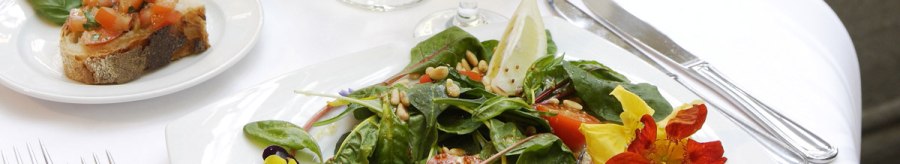 Fr&uuml;hlingsmen&uuml; im Marktst&uuml;ble in der Stuttgarter Markthalle, &copy; Loo&szlig; Kulinarisches OHG