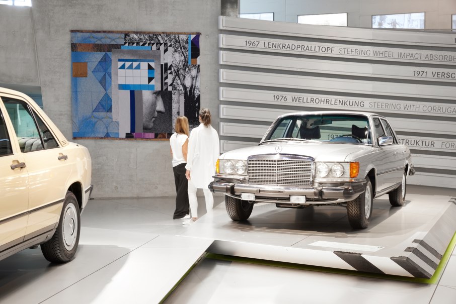 Claudia Wieser, Portrait, 2023. © Claudia Wieser. Mercedes-Benz Art Collection. Foto Jürgen Altmann, Stuttgart, © Mercedes-Benz Art Collection. Foto Jürgen Altmann, Stuttgart